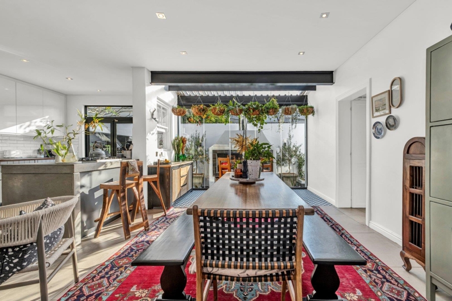 4 Bedroom Property for Sale in Oranjezicht Western Cape